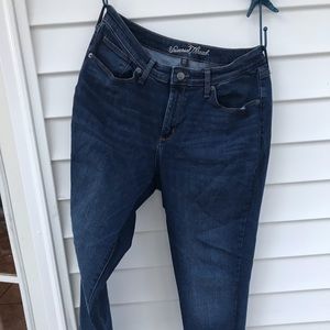 Universal Thread Curvy Skinny Jeans